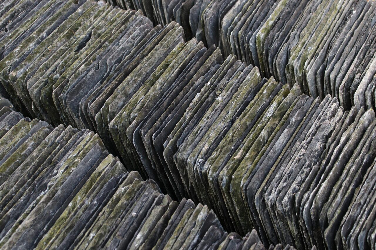 Is Your Slate Roof Telling Its Age? Using Reclaimed Slate For Slate Roof Repairs
